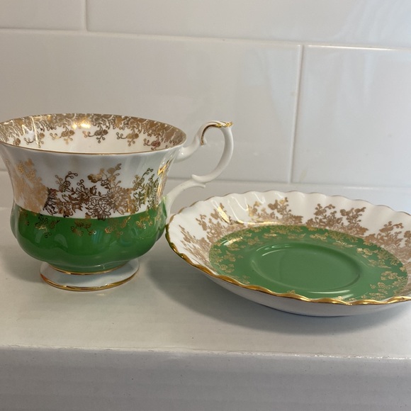 Royal Albert Regal Series Teacup And Saucer - Picture 7 of 8